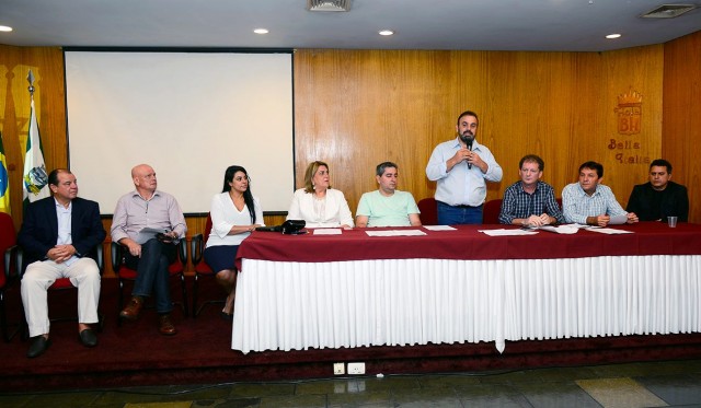 Mesa de autoridades na plenária do Codefoz