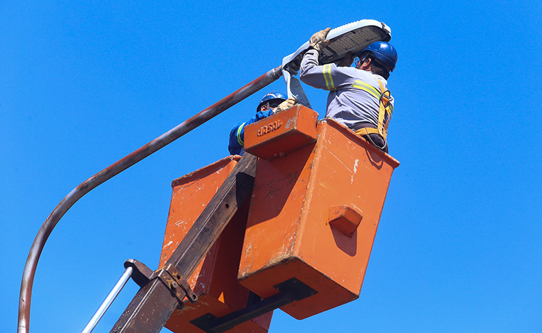 No total, ponte recebeu 21 luminárias de LED - foto Nilton Rolin/Itaipu Binacional 